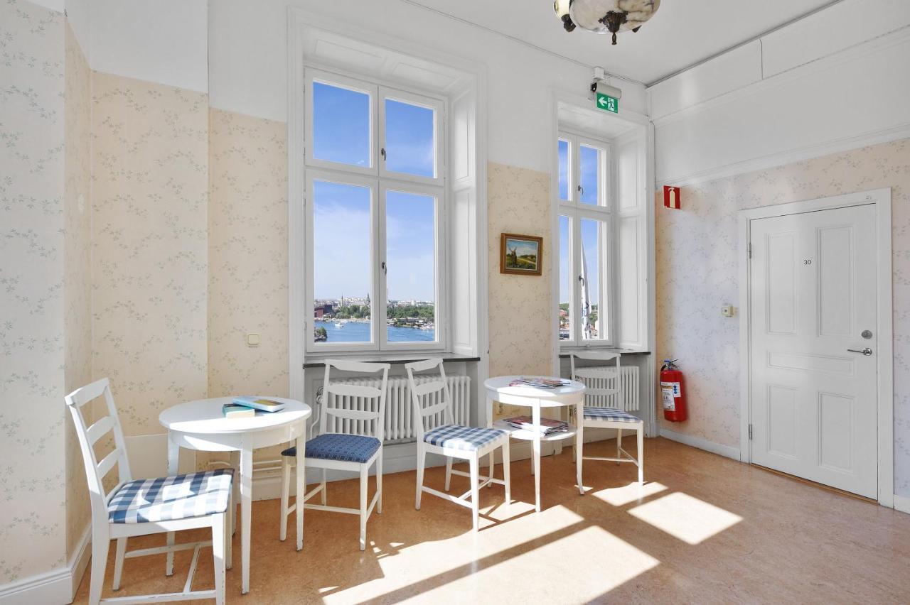 Economy Single Room with Sea View - Shared Bathroom
